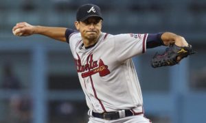 Charlie Morton extendió su contrato con Braves